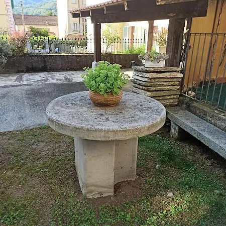 Ca' Della Sfinge Colibri Apartman Varallo